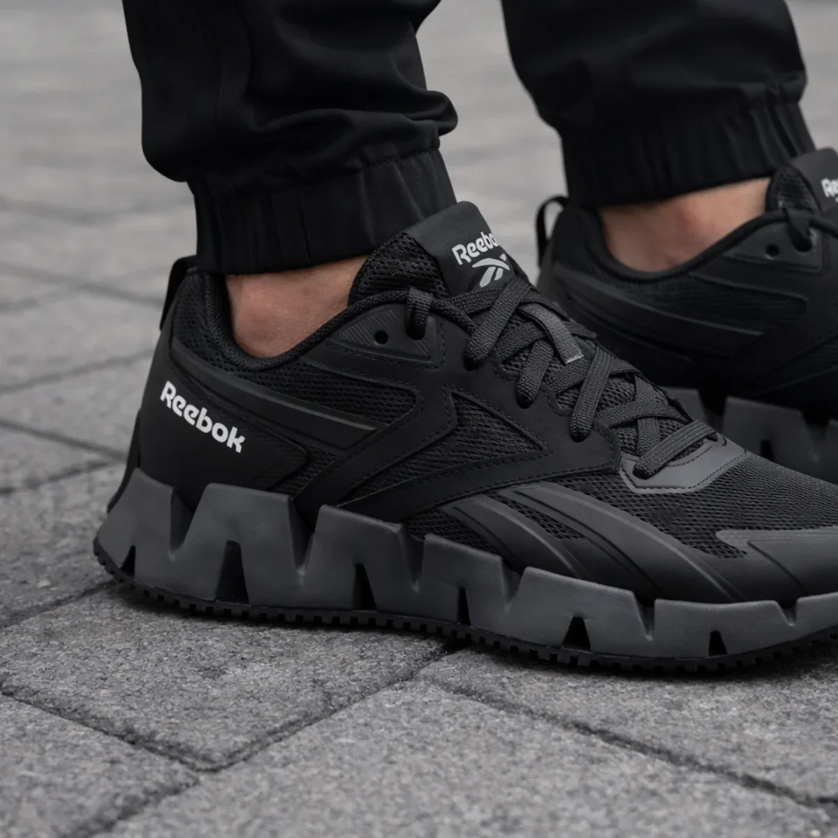 Reebok Zig Dynamica Trainers Men - GRYBLK - Image 2