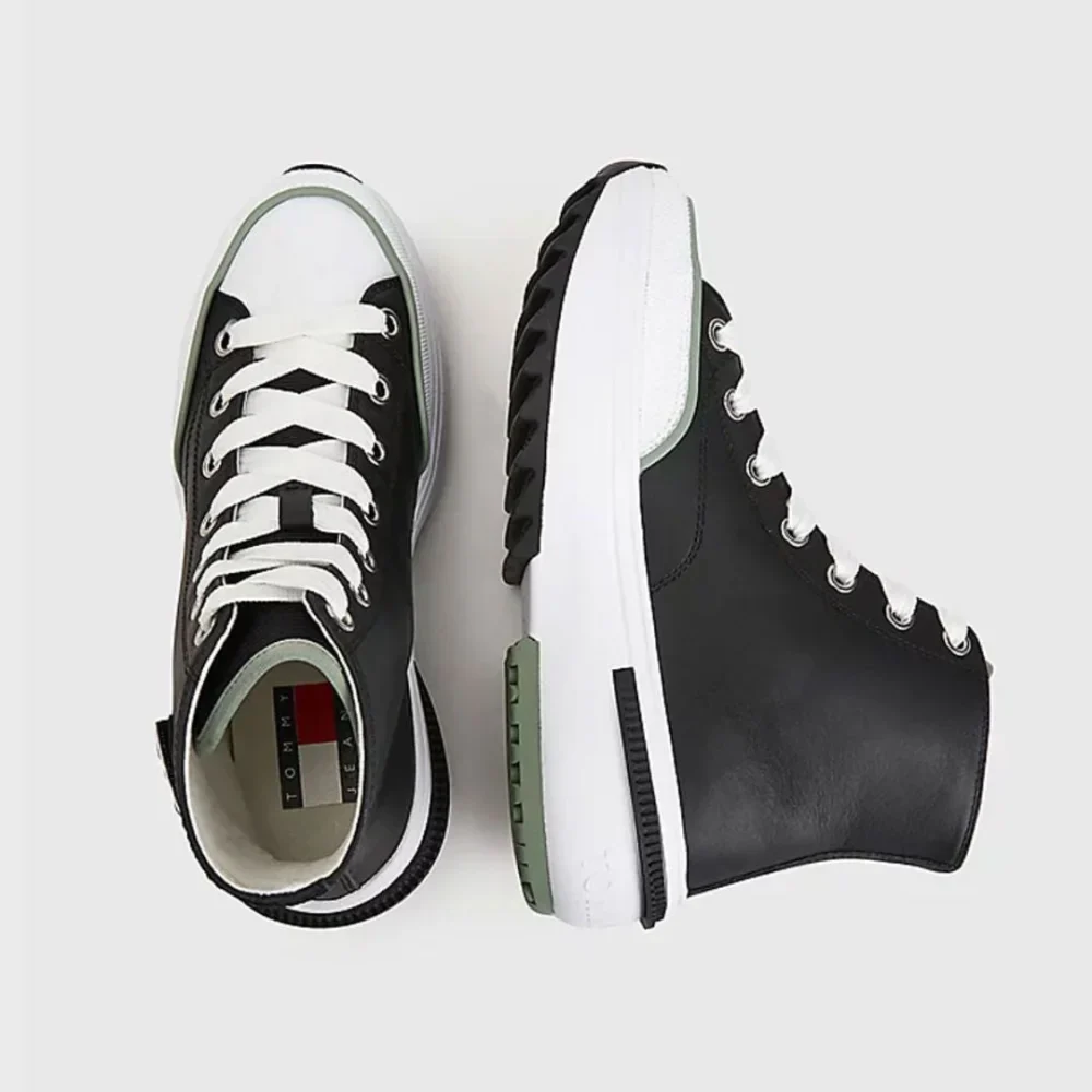 Tommy Hilfiger Chunky Cleat Leather Trainers Women - BLK - Image 5